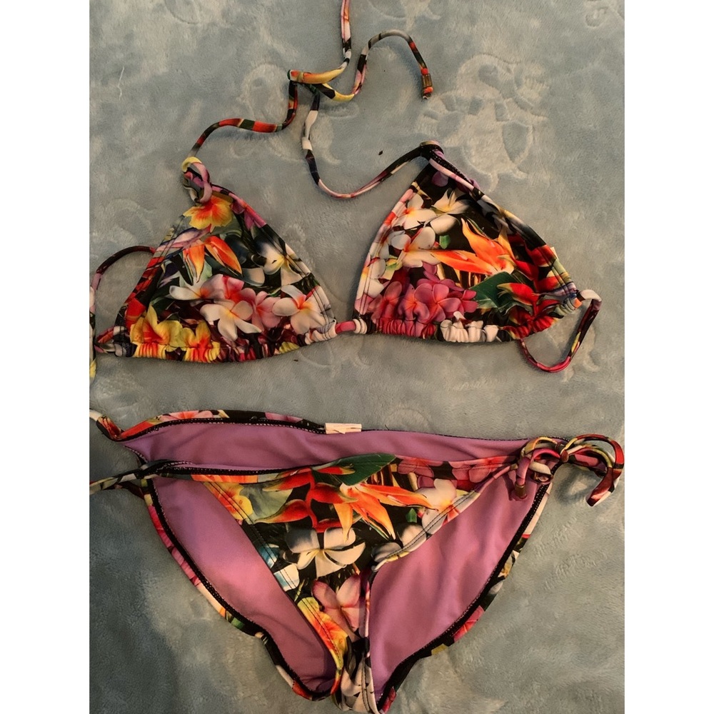 Floral triangle bikini set